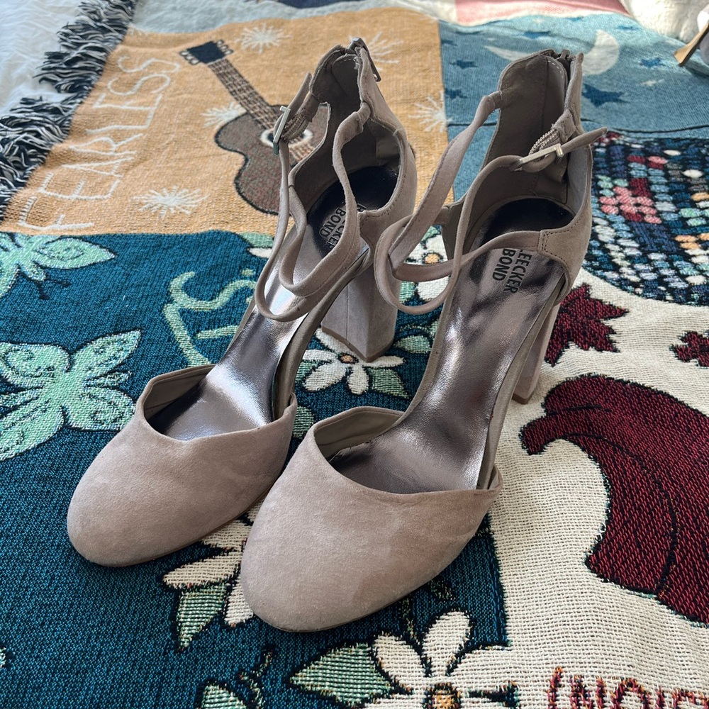 Bleecker and bond heels